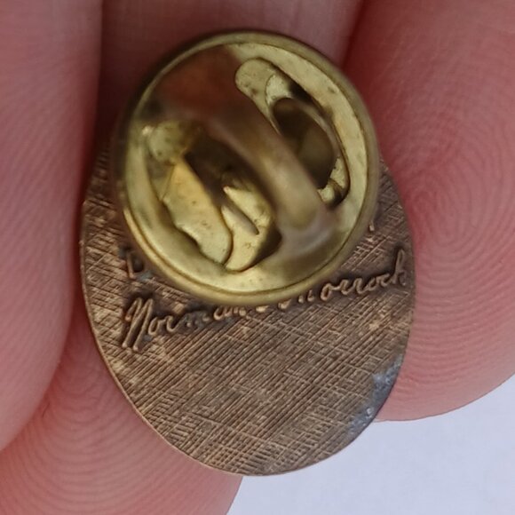 Vintage Lighthouse and sailboat tack lapel pin oxidization - Picture 7 of 13